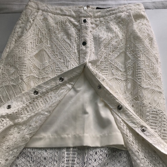 BCBGMaxAzria Harper Off White Lace Boho Button Maxi Skirt Size 0 - Picture 8 of 14